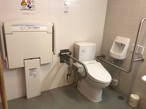 館内のトイレ